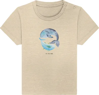 Produktbild von Mr. & Mrs. Panda Babyshirt Walfisch Thunfisch 6. - 12. Monat - Natural Raw - Geschenk, T-Shirt Baby, Kinder Shirt, Witz, Spruch Lustig, Top, Tunfisch, Des Tages, Wal,
