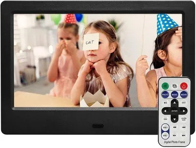 Zdjęcie produktu dla Unyqoos® Cyfrowa ramka na zdjęcia 7 cali – rozdzielczość 1024×600, montaż na ścianie, odtwarzanie z USB/SD, prezentacja zdjęć, odtwarzanie wideo i muzyki, kalendarz i budzik, pilot zdalnego sterowania