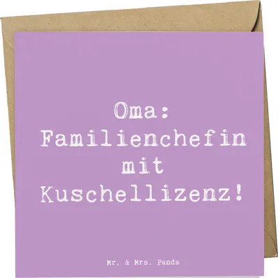 Produktbild von Mr. & Mrs. Panda Grußkarte Spruch Oma Familienchefin - Lavendeltraum - Geschenk, anlasskarte, Omi, Großmutter, Geschenke, Engagement, Liebe, Klappkarte, handgemacht