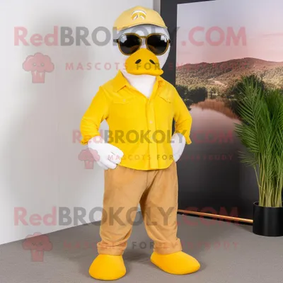 Immagine prodotto di Personaggio del costume della mascotte REDBROKOLY dell oca gialla vestito con pantaloni di velluto a coste e occhiali da sole