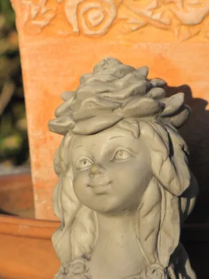 Immagine prodotto di Rosa di bambino in resina