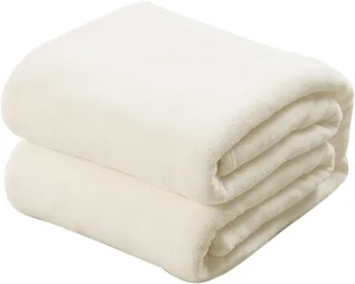 Produktbild von Weiße Tagesdecke 100×140 cm – weicher/warmer Flanell, Babydecke/Sofadecke, pflegeleicht