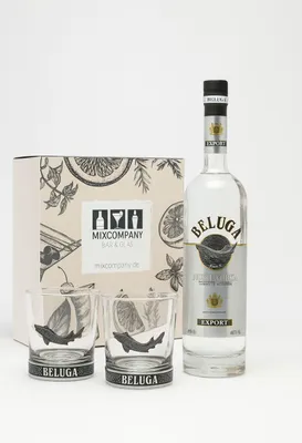 Produktbild von Beluga Noble Vodka Geschenkset – 0,7 L (40 % Vol.) mit 2 original Beluga Tumbler Gläsern in Geschenkbox- [Enthält Sulfite]