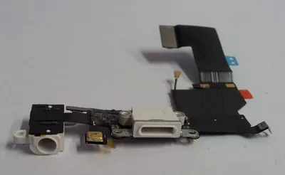 Produktbild von Docking port für iPhone 5S weiß mit Kopfhörerbuchse + Mikrofon USB Lightning