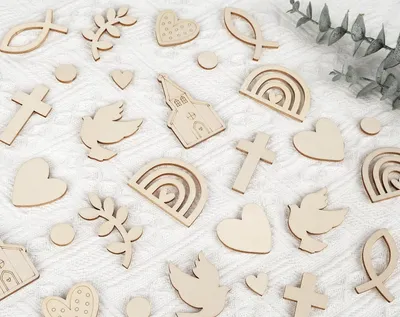 Productafbeelding van Houten confetti-decoratie, 80 stuks, verschillende vormen, geschikt voor doop- en communiefeesten