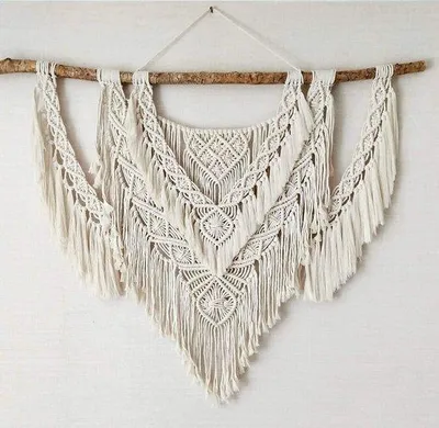 Immagine prodotto di Unyqoos® Grande arazzo da parete in macramè – Tappeto da parete bohémien realizzato con corda di cotone al 100% e legno naturale, color beige, ideale per la decorazione sopra il letto o per matrimoni, 90 cm di larghezza x 80 cm di lunghezza