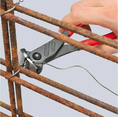 Image de Knipex Pince coupante DIN ISO 5748 longueur 180mm avec facette noire atramentée polie - 68 01 180 SB