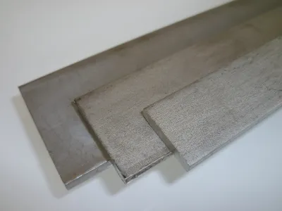 Produktbild von B&T Metall Edelstahl Flachstahl | Bandstahl 1.4301 V2A, roh, gewalzt | Maße 40 x 8 mm, Länge ca. 2,0 m
