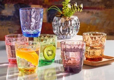 Immagine prodotto di Bicchieri per bambini in acrilico, infrangibili e impilabili