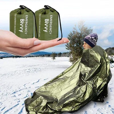Image de Couverture de survie thermique - Couverture double avec double protection imperméable - 91 x 213 cm - 2 housses de protection