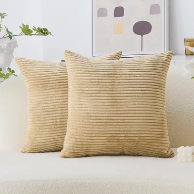 Productafbeelding van Set van 2 winterkussenslopen in taupekleur, 65 x 65 cm