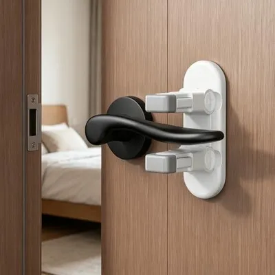 Produktbild von 2 Stück Türhebelschlösser für Kinder Ohne Bohren- Kindersicherung für Türschloss, für Türen, Door Lock, Fenster, Wasserhähne, Kein Werkzeug (Weiß)