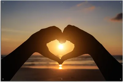 Produktbild von Wallario Outdoor-Poster für Garten oder Balkon, Motiv Liebe im Herzen der Sonne - Strand und Meer, in ca. 61 x 91,50 cm