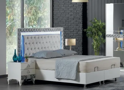 Immagine prodotto di Set da camera da letto moderno con letto e due comodini