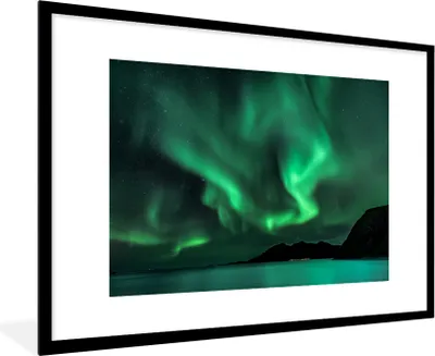Produktbild von MuchoWow® MuchoWow® Gerahmtes Poster Nordlichter - Wasser - Norwegen 90x60 cm - Poster mit zchwarzem Bilderrahmen - Wanddekoration - Fotos