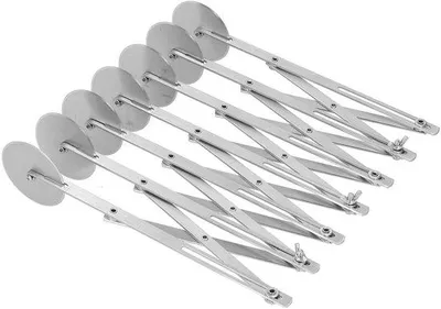 Image de Coupe-pizza en acier inoxydable - 7 lames - Léger - Idéal pour la pâte à pizza - Pratique et maniable