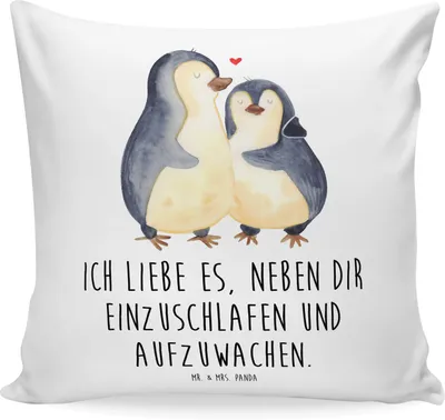 Produktbild von Mr. & Mrs. Panda Kissen 40x40 Pinguine Einschlafen - Weiß - Geschenk, für Freundin, Valentinstag, bedruckt, Hochzeitstag, Heiraten, Frauen, Partner, Sofa, zierkissen