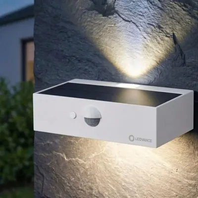 Produktbild von Ledvance LED Außenwandleuchte Endura Style Solar Bricklume weiß IP65 3W 300lm warmweiß 3000K Sensor