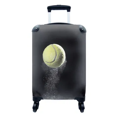 Produktbild von MuchoWow® Koffer Handgepäck Trolley Rollkoffer Kleine Reisekoffer mit 4 Rollen - Kreidepartikel von einem Tennisball auf schwarzem Hintergrund - Cabin Size < 55x40x23 cm & 55x40x20 cm - Fotokoffer - Kabinenkoffer - Boardgepäck - Reise-Box - Reisekoffer - Reisegepäck - Koffer mit Bild - Trolley für Kinder