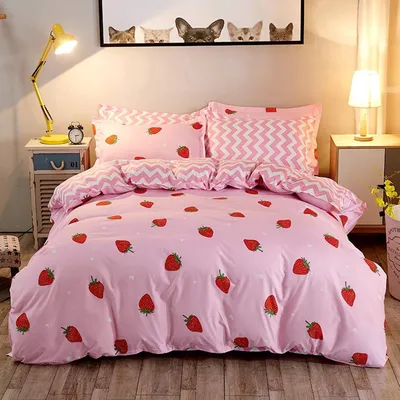 Productafbeelding van Bettenset met aardbeienprint, cartoonstijl, 155x220 cm, microvezel, 2-delig