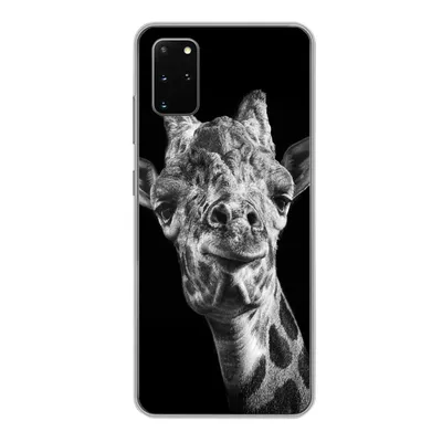 Produktbild von MuchoWow® Handyhülle Schutzhülle Hülle für Samsung Galaxy S20 Plus Giraffe vor schwarzem Hintergrund in schwarz und weiß Silikon Softcase Handy Hülle - Hartschale