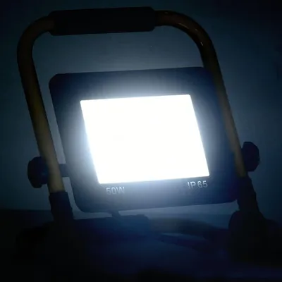 Zdjęcie produktu dla vidaXL Naświetlacz LED z uchwytem 50 W chłodny biały