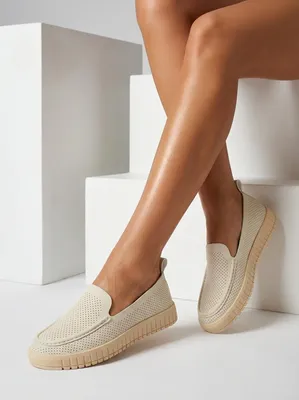 Obrázok produktu pre Ažurové dámske mokasíny Kelme, veľkosť 37