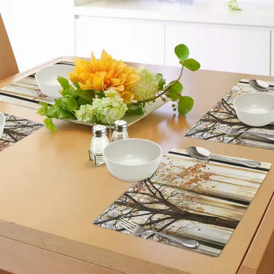 Produktbild von ABAKUHAUS Herbst Platzmatten, Bild eines einsamen Baums mit Orangenblättern auf einem abstrakten Waldhintergrund, Tiscjdeco aus Farbfesten Stoff für das Esszimmer und Küch, Orange Braun
