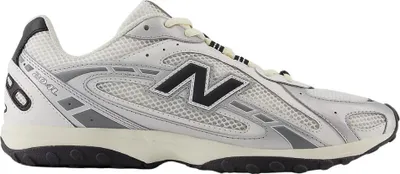 Produktbild von Kaufen Sie den New Balance U204LSWD Black Silver Metallic bei Kicksshop. Sportlicher schwarz-silberner Sneaker mit modernem Design und bequemer Passform.