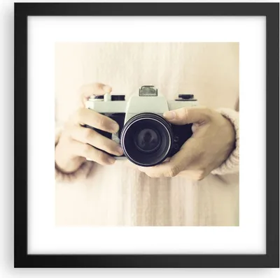 Produktbild von Gerahmtes Poster - Schwarzer Rahmen - Die Kamera Retro Fotografie - 30x30 cm - Wand Bild - Wanddeko - Wandbilder - Kunstposter - Wandposter - Bilderrahmen - Bilder - Kunstdruck - P2BAC30x30-4930