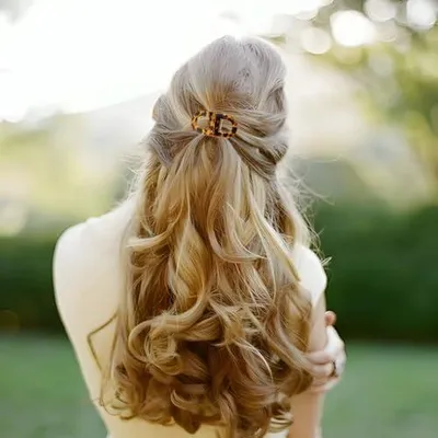 Produktbild von 2 magnetische Haarspangen für einfache Alltagsfrisuren, zum Stylen und für Frauen und Mädchen
