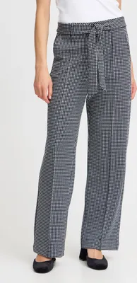 Image de Pantalon pour femme Fransa FRBlenda, en tissu, avec ceinture à nouer, coutures décoratives et poches latérales, coupe classique