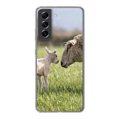 Produktbild von MuchoWow® Handyhülle Schutzhülle Hülle für Samsung Galaxy S21 FE Schafe - Gras - Lamm Silikon Softcase Handy Hülle - Mobiltelefonhülle