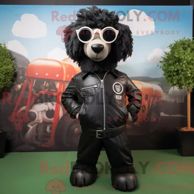Produktbild von Maskottchen REDBROKOLY eines schwarzen Suffolk-Schafs mit Bomberjacke und Sonnenbrille