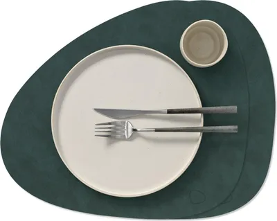 Productafbeelding van LIND DNA Placemats Nupo - Leer - Dark Green - Curved - 44 x 37 cm - 2 Stuks