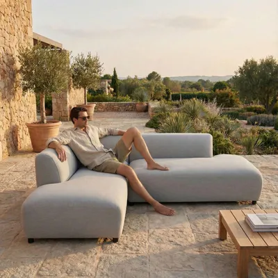 Produktbild von Outdoor-Sofa CALABRIA gepolstert, Hellgrau – mit gemütlicher Polsterung für Ihre Gartenlounge aus wetterfestem Stoff und robustem Aluminium für Terrasse oder Balkon