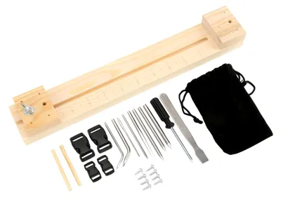 Produktbild von Paracord-Webwerkzeug-Set mit Holzrahmen und Stahlnadel