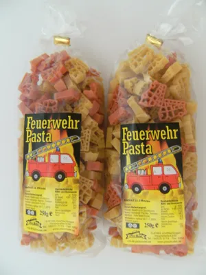 Produktbild von Streuteile Feuerwehr aus Nudelteig, 2X 250 g, Nudeln, Pasta, Dekoration, Delikatesse, Drehleiter