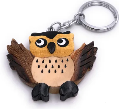 Produktbild von Onwomania Schlüsselanhänger aus Holz Eule Vogel Kauz Uhu Tier Wald fliegend Greifvogel Anhänger Charm