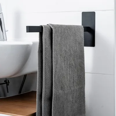Produktbild von ELMOWO - Edelstahl Handtuchhalter ohne Bohren einarmig in schwarz matt - Handtuchstange in den Raum stehend ideal neben dem Badezimmer-Waschbecken