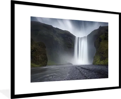 Produktbild von MuchoWow® Gerahmtes Poster Wasserfall - Berge - Dschungel 90x60 cm - Poster mit Schwarzem Bilderrahmen Wandposter Rahmen Foto Bilder - Wanddekoration - Fotos