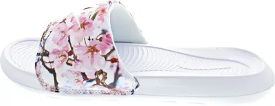 Produktbild von Nike Victori One Slide Print FZ3111100 (38/wht-wht-wht)