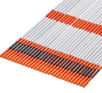 Productafbeelding van VEVOR inritmarkeringen, 30 stuks, 48 inch, 0,4 inch diameter, oranje glasvezelstokken, sneeuwpalen met reflecterend band, 12-inch stalen boor en beschermende handschoenen voor parkeerplaatsen