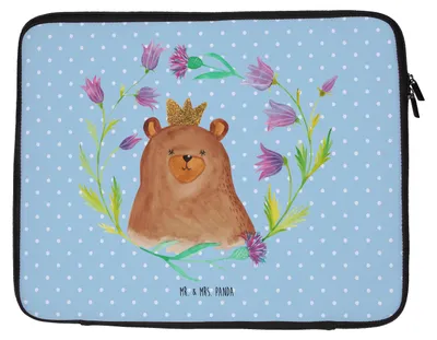 Produktbild von Mr. & Mrs. Panda Laptop Tasche Bär Königin 33 x 42 cm - Blau Pastell - Geschenk, Hülle, Beste Mama, Muttertag, Teddy, Laptophülle, Mutter, Mom, Notebooktasche