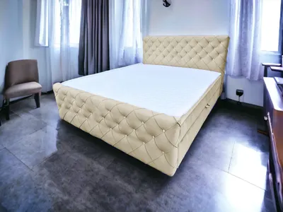 Produktbild von Boxspringbett mit Kristallen CARMEN II 180 x 200 cm Amor Velvet 04 Cream Bett mit zwei Bettkästen und H2 Matratze,Komplett-Set mit Matratze und Topper