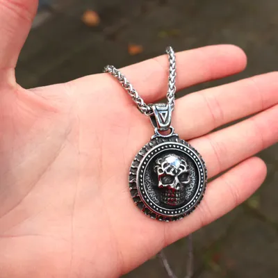 Produktbild von Lederkette Edelstahl 316 SKULL MEDALION 50 cm Silber Edelstahlkette