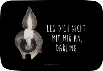 Produktbild von Mr. & Mrs. Panda Teppich Bad Stinktier Angriff - Schwarz - Geschenk, Drohung, Badteppich, Stinker, Wildtier, Duschvorleger, Skunk, Raubtier, Badezimmerteppich, Badematte