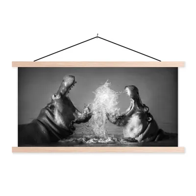 Produktbild von MuchoWow® Textilposter Tiere - Nilpferd - Wasser - Schwarz - Weiß 120x60 cm mit holzfarbenen Rahmen - Klemmleiste