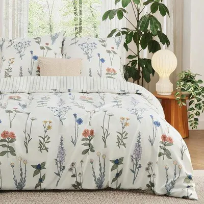 Produktbild von Famanu Bettwäsche 200 x 200 cm, 3-teilig mit 2 Kissenbezügen 80 x 80 cm, , Blumenmuster gestreift