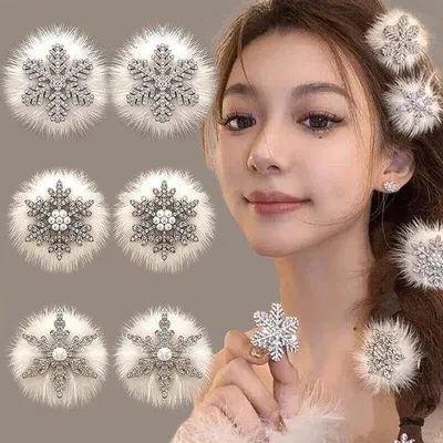 Produktbild von 6 Plüsch Schneeflocken Haarspangen Weihnachten Schmuck